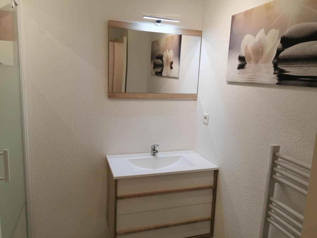 Studio Calme Avec Parking Saint-Pierre-du-Mont  Zewnętrze zdjęcie