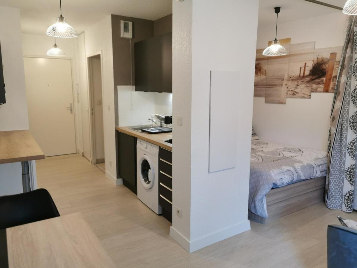 Studio Calme Avec Parking Saint-Pierre-du-Mont  Zewnętrze zdjęcie