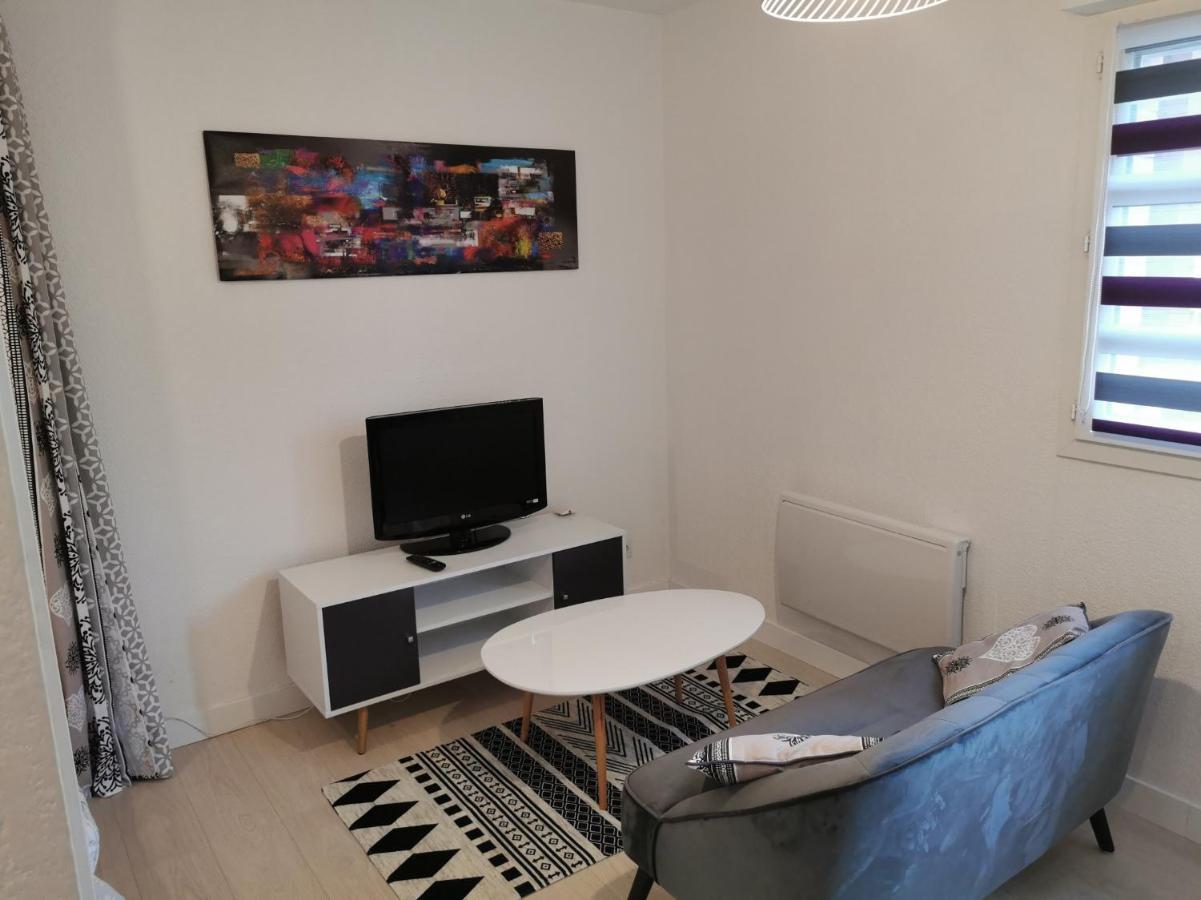 Studio Calme Avec Parking Saint-Pierre-du-Mont  Zewnętrze zdjęcie